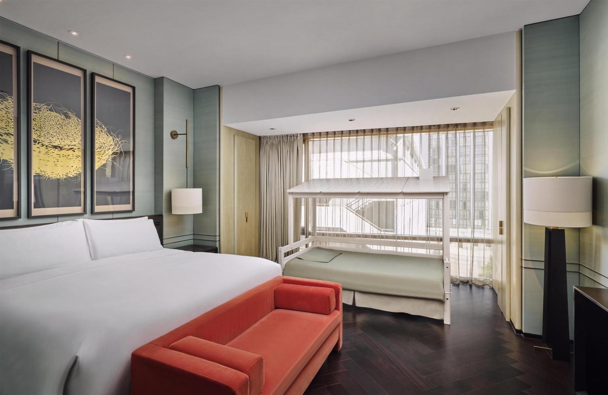 Deluxe Family Room