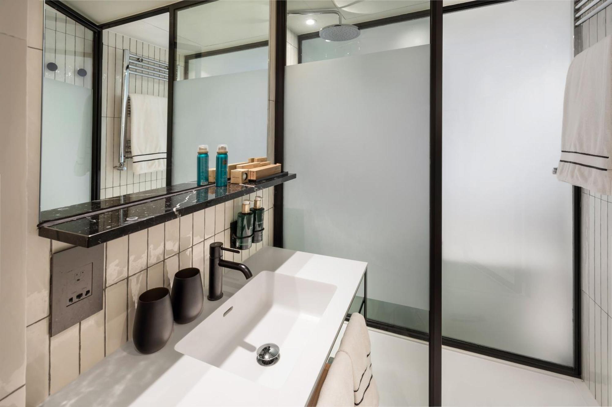 The Level Junior Suite Executive Lounge Access