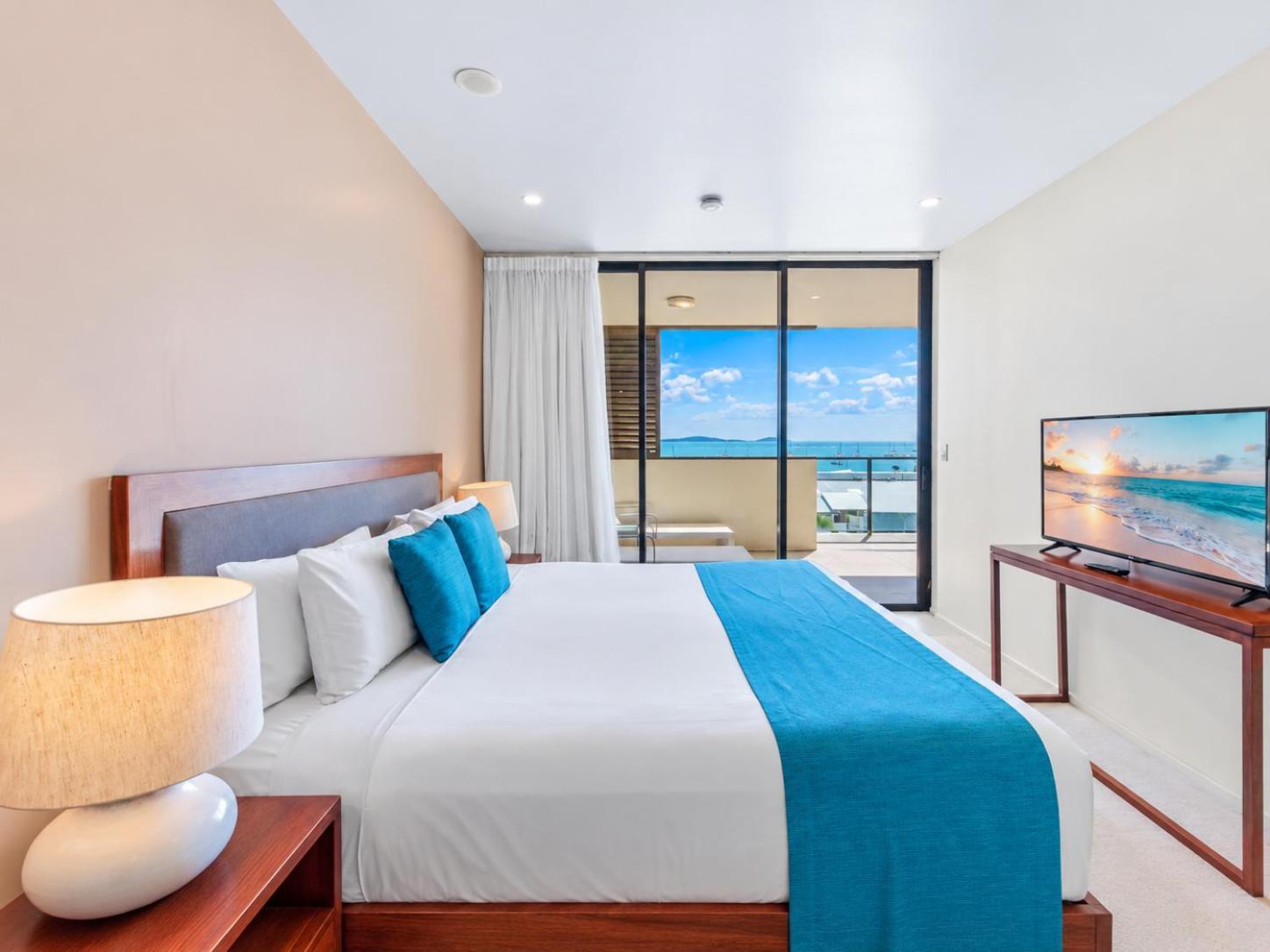 Deluxe One-Bedroom Apartment Ocean View