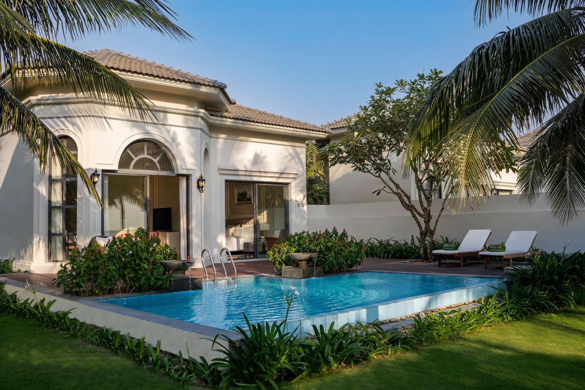 Villa de 2 dormitorios con vistas al lago y piscina privada