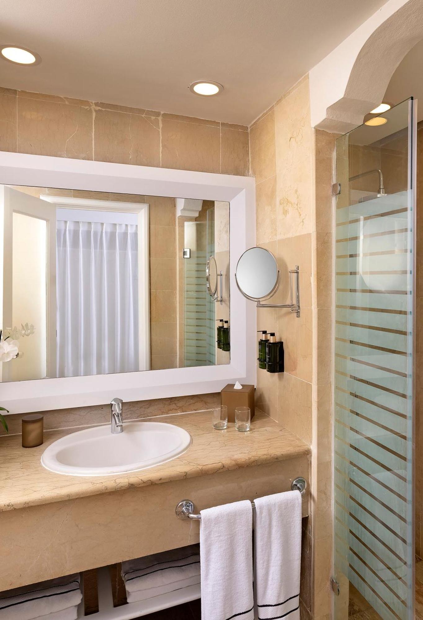 The Level Master Suite Beachside