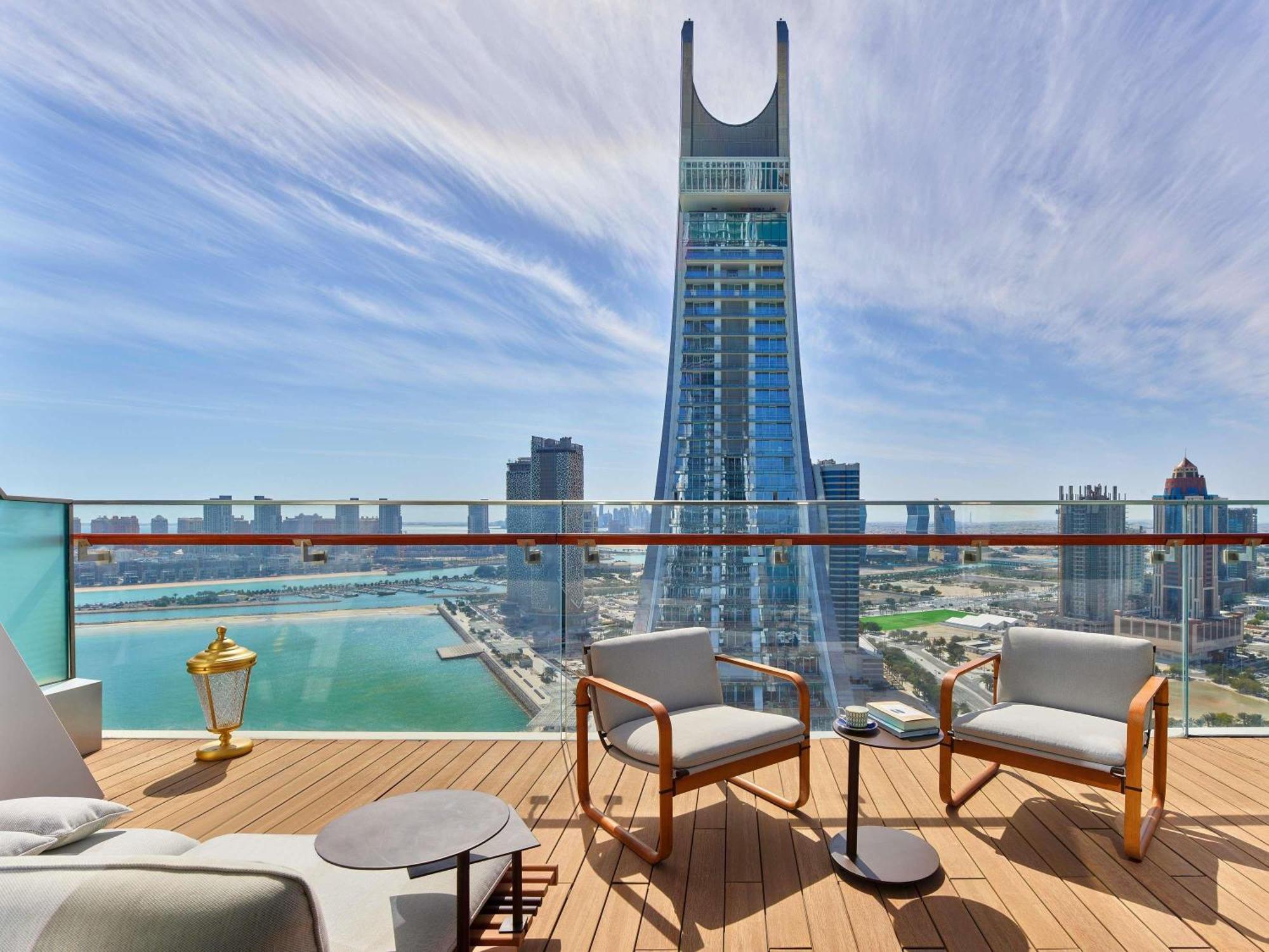 Crescent Suite