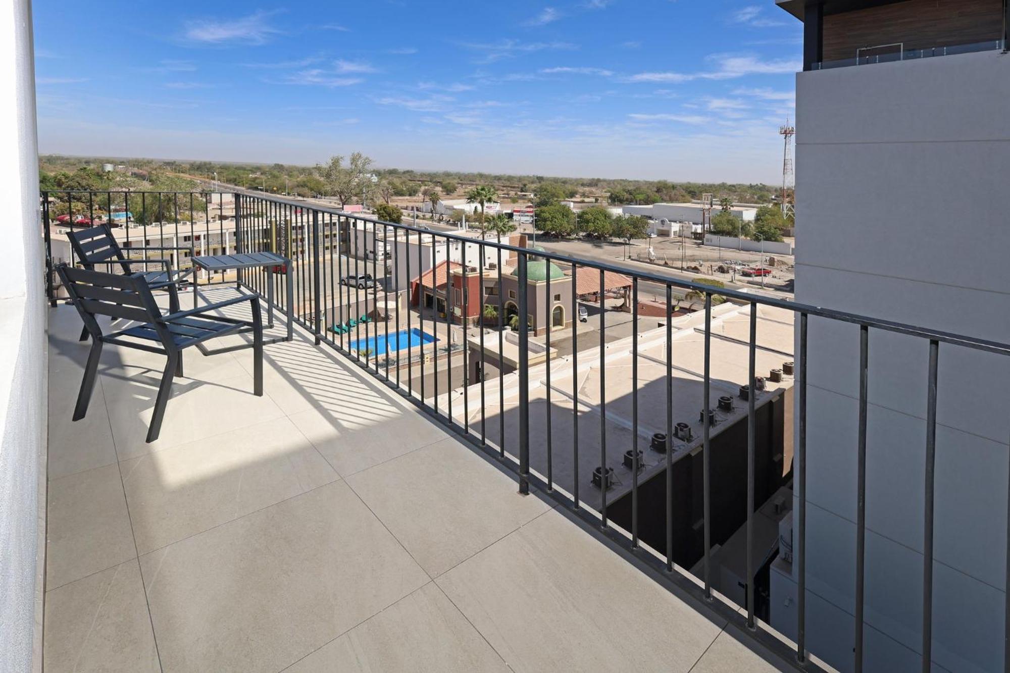 Standard King Room Balcony