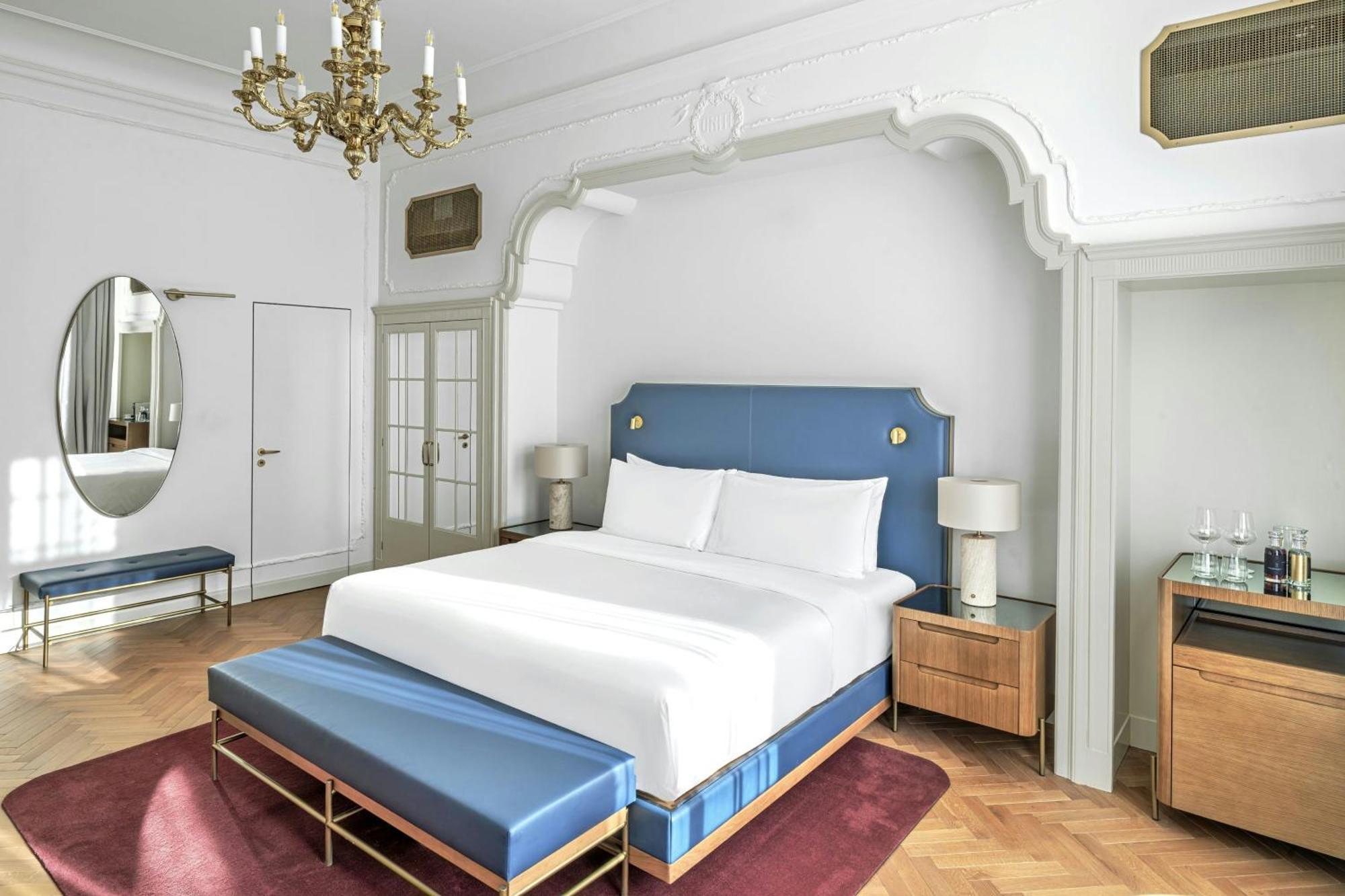 Heritage Bohemia King Suite City View