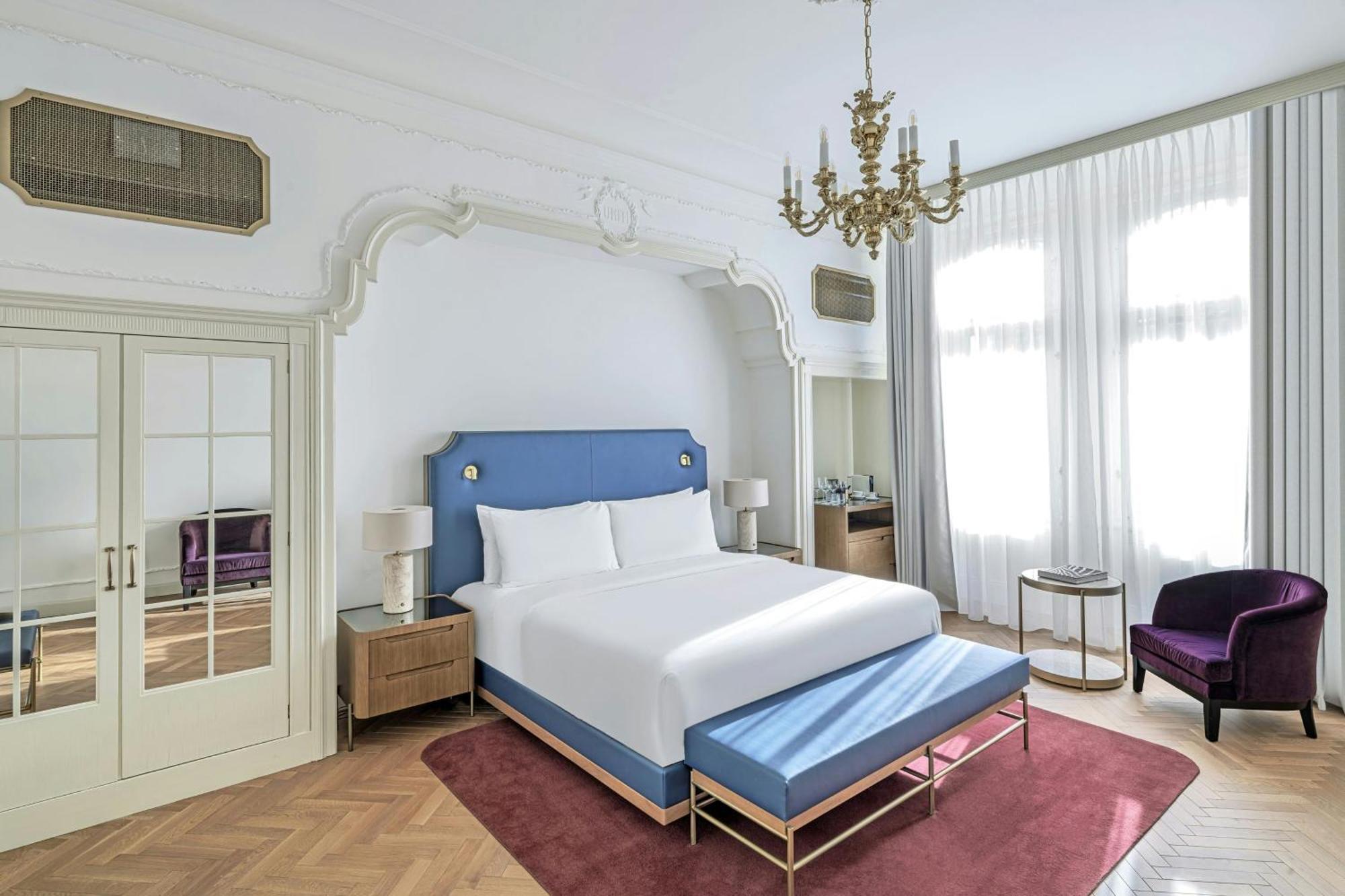 Heritage Bohemia King Suite City View
