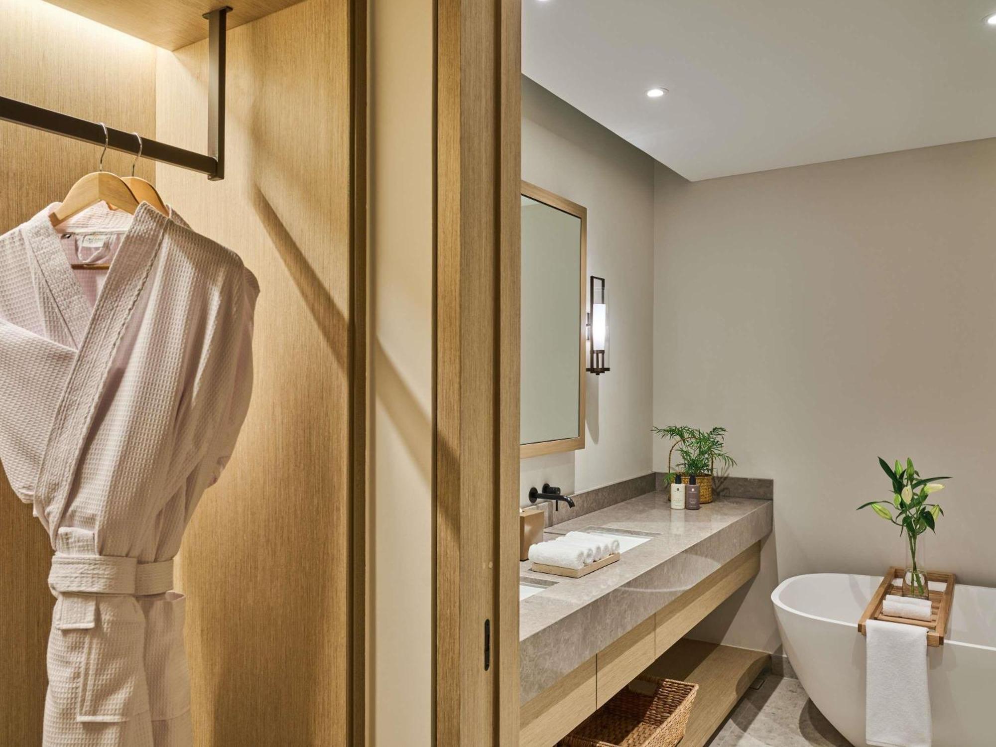 One-Bedroom Family Suite