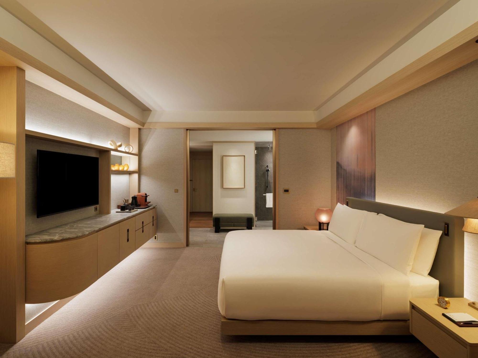 Fairmont King Room Bay View High Floor