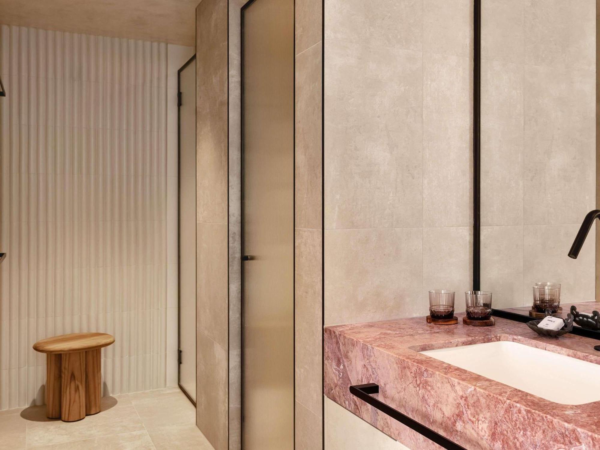 One-Bedroom Sunset Suite