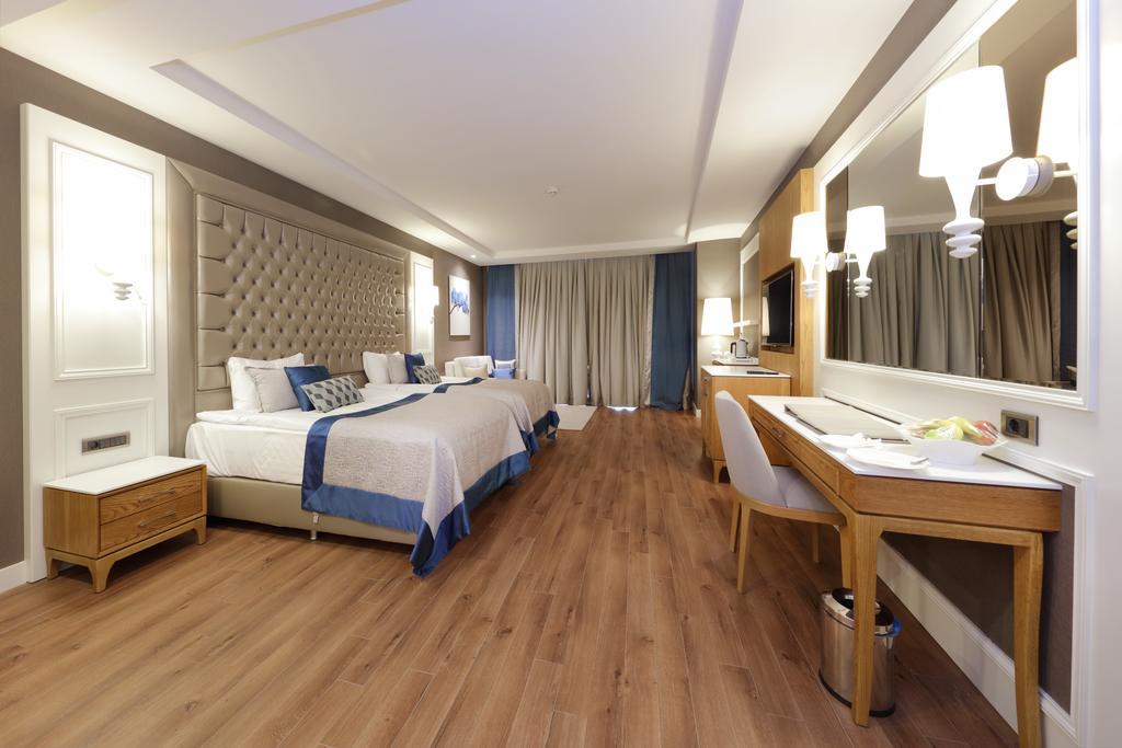 Deluxe Room with Sea View,1742929896:JPEG