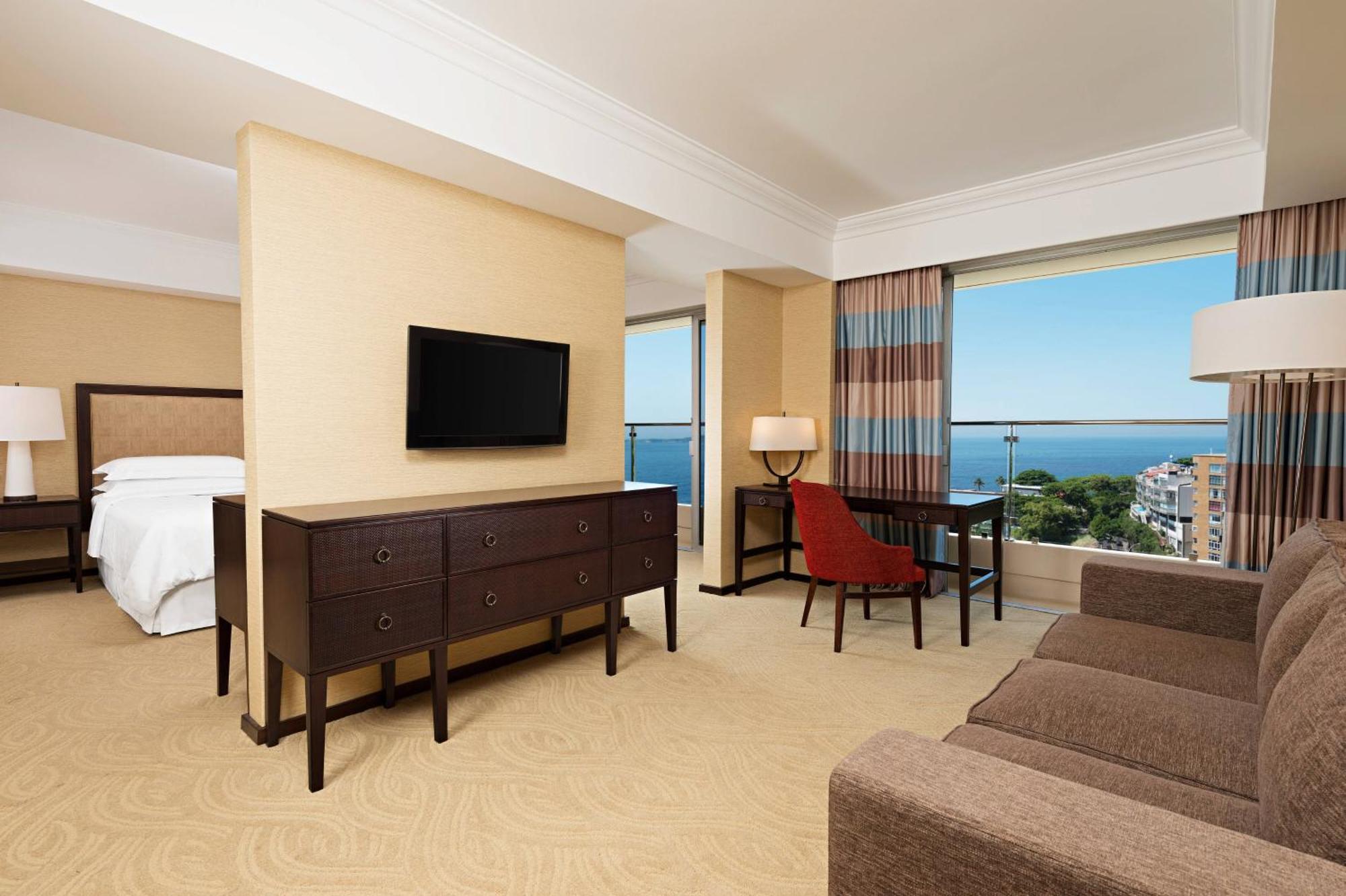 Grande Chambre Familiale Lit King-Size avec Canapé-lit et Balcon