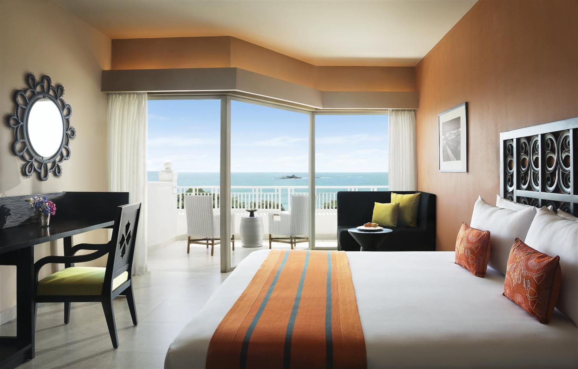 Deluxe Sea View King Bed Room,685535091:JPEG