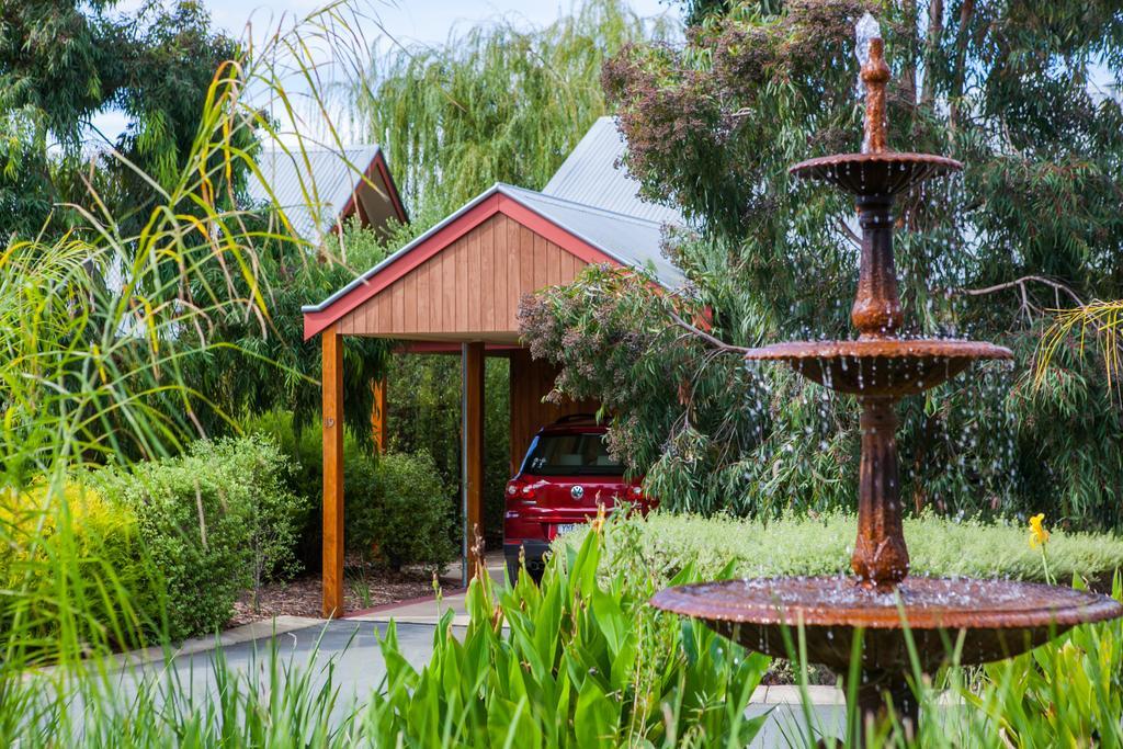 Two-Bedroom Villa Lake View Spa Bath