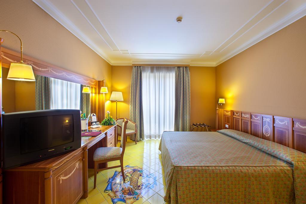 Double Room with Panoramic View,682167234:JPEG