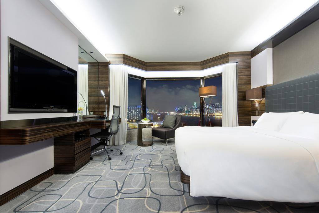Deluxe Harbour View Suite with Executive Lounge Access,674972763:JPEG