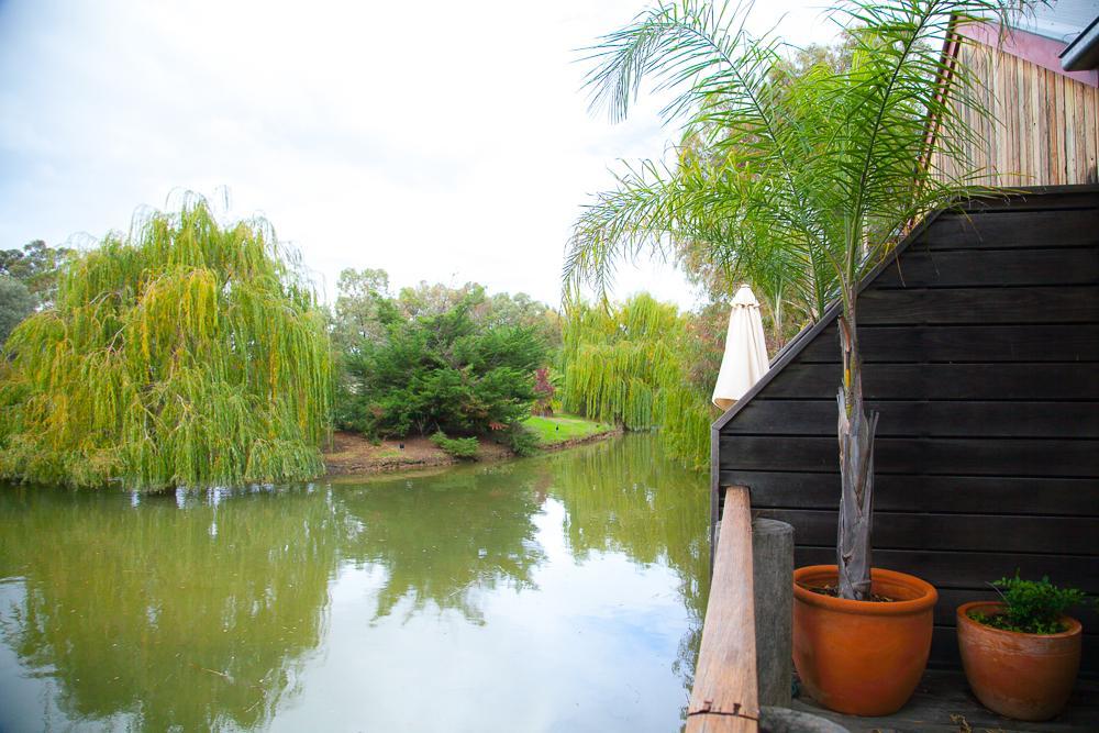 One-Bedroom Villa Lake View Spa Bath