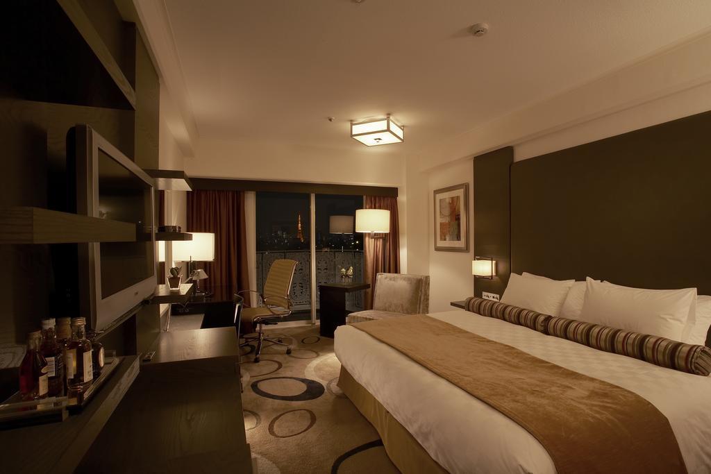 Club King Room with Club Lounge Access and Club Lounge Breakfast Included - Non-Smoking