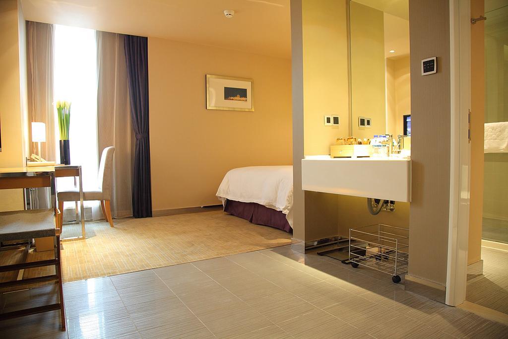 Standard Double Room,709436224:JPEG