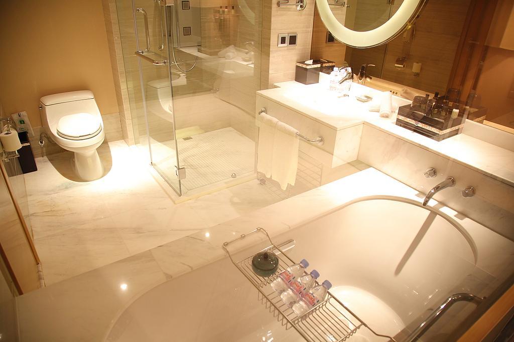 Executive Suite,250404889:JPEG