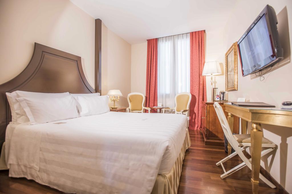 Classic Double or Twin Room