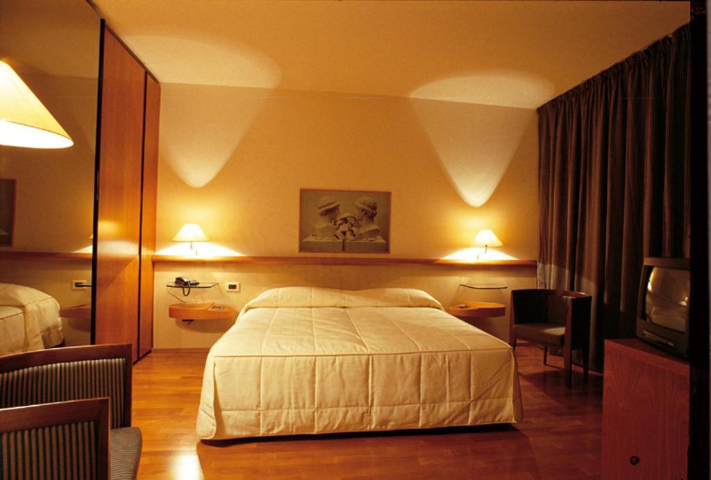 Deluxe Double or Twin Room Sea View,1727232386:JPEG