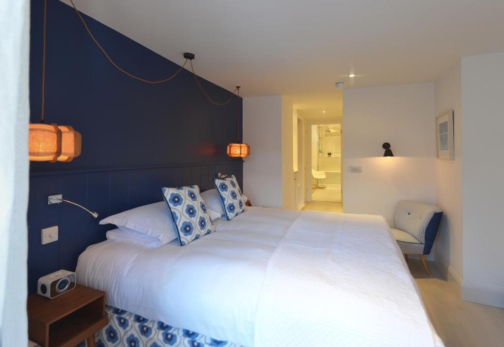 Deluxe Double or Twin Room,27556379:JPEG