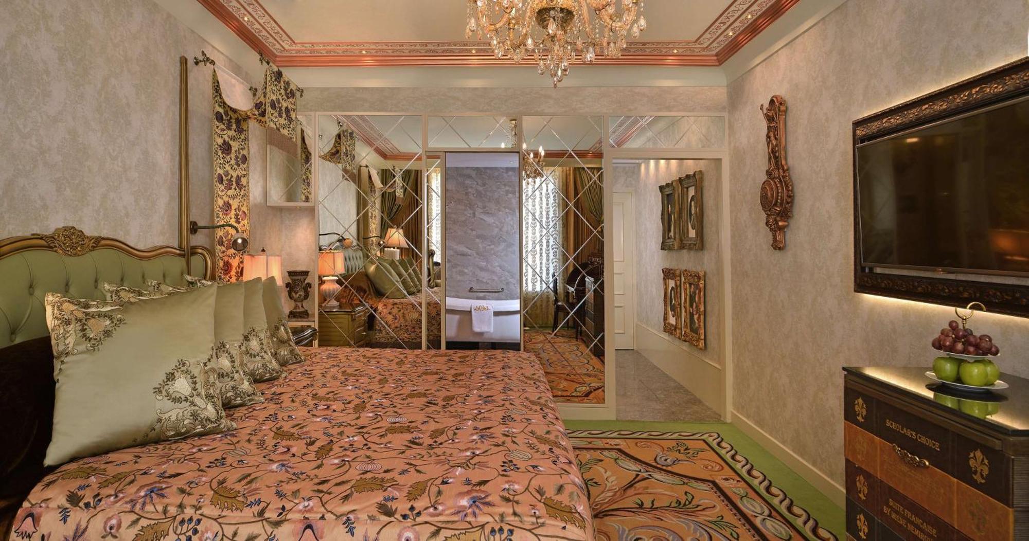 Prive Premium Room with HI-Tea with cookies, 4–6 PM at SXVIII, 1+1 on select drinks, 6:30–8:30 PM @Links, 15% off on Food & Soft beverages,299559264:JPEG