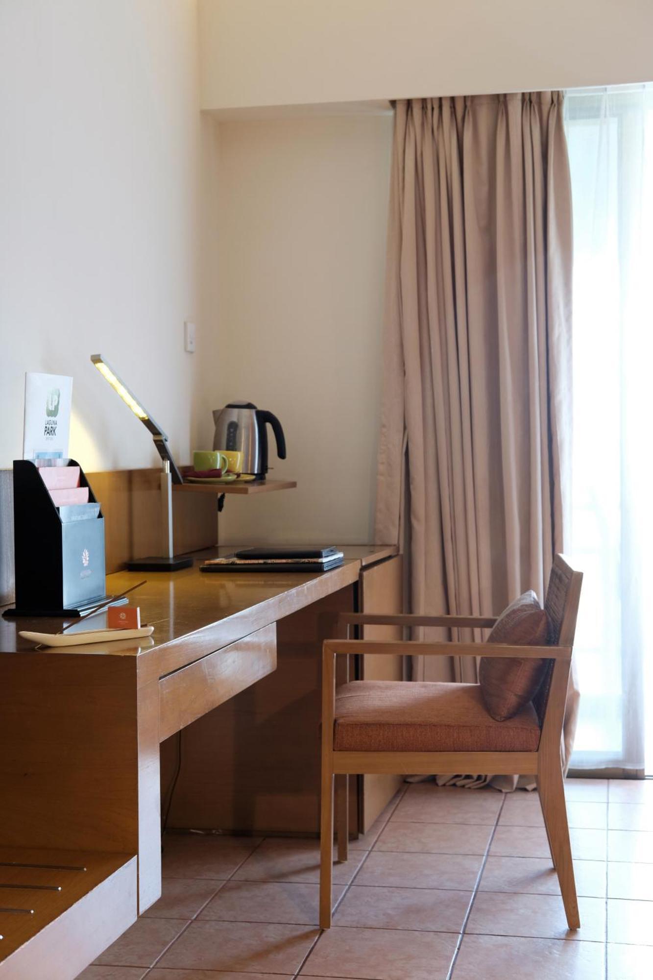 Sea Breeze Room – Queen - Free Return Transfer (BBT Terminal-Resort),705076699:JPEG