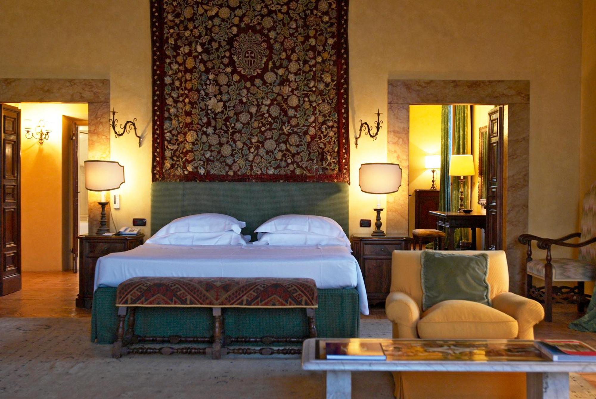 Deluxe Suite with Sea View