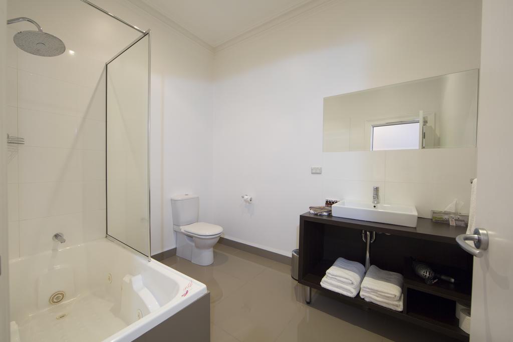 Deluxe King Studio Ocean View