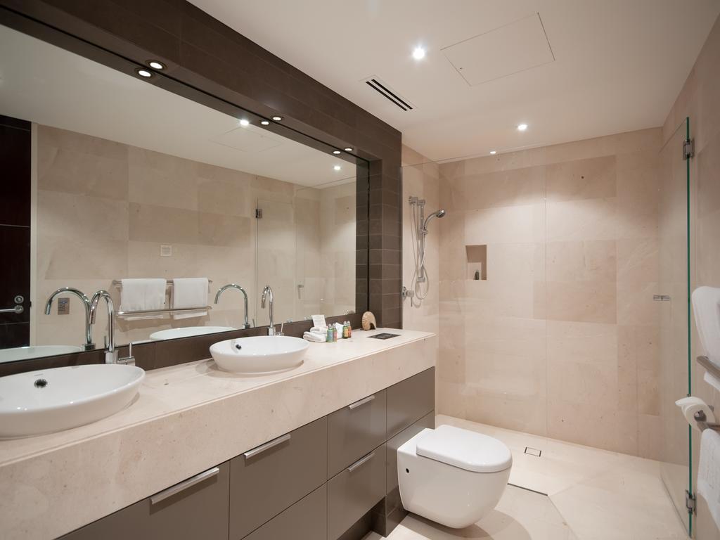 Luxury Two Bedroom Apartment First Level 204