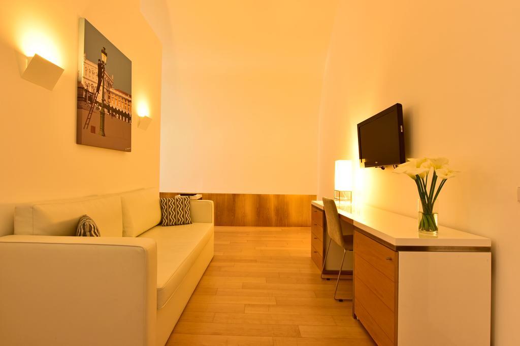 Junior Suite,573213141:JPEG