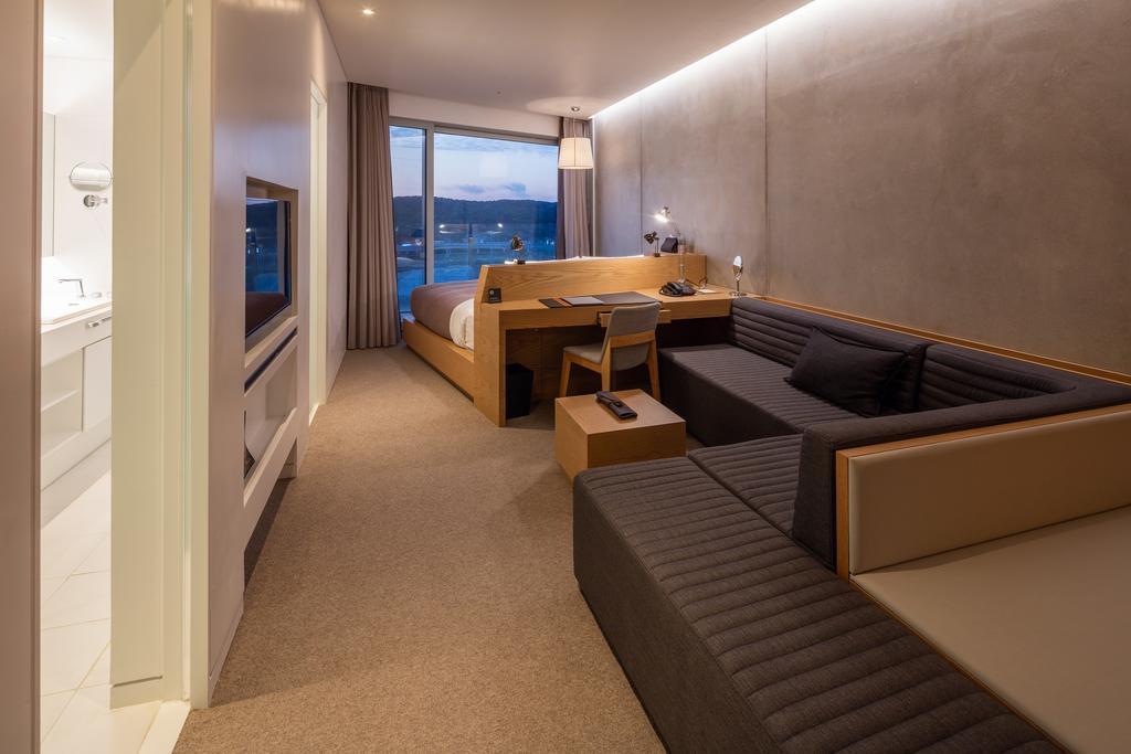 Deluxe Double Room with Mountain View