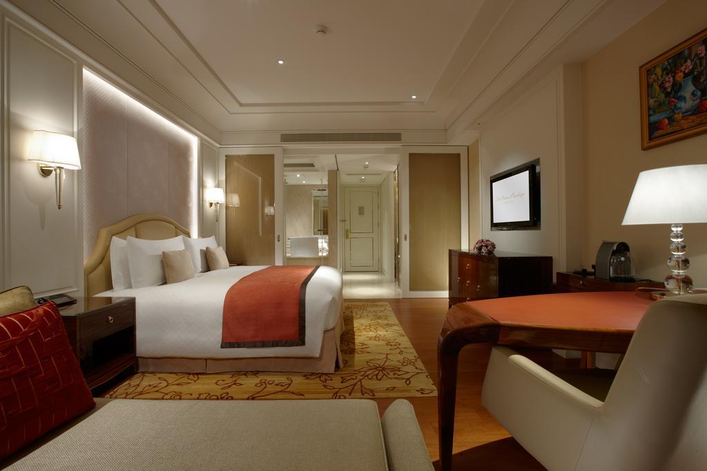 Deluxe King Room,733244137:JPEG