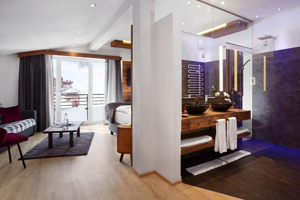 Diamond Double Room