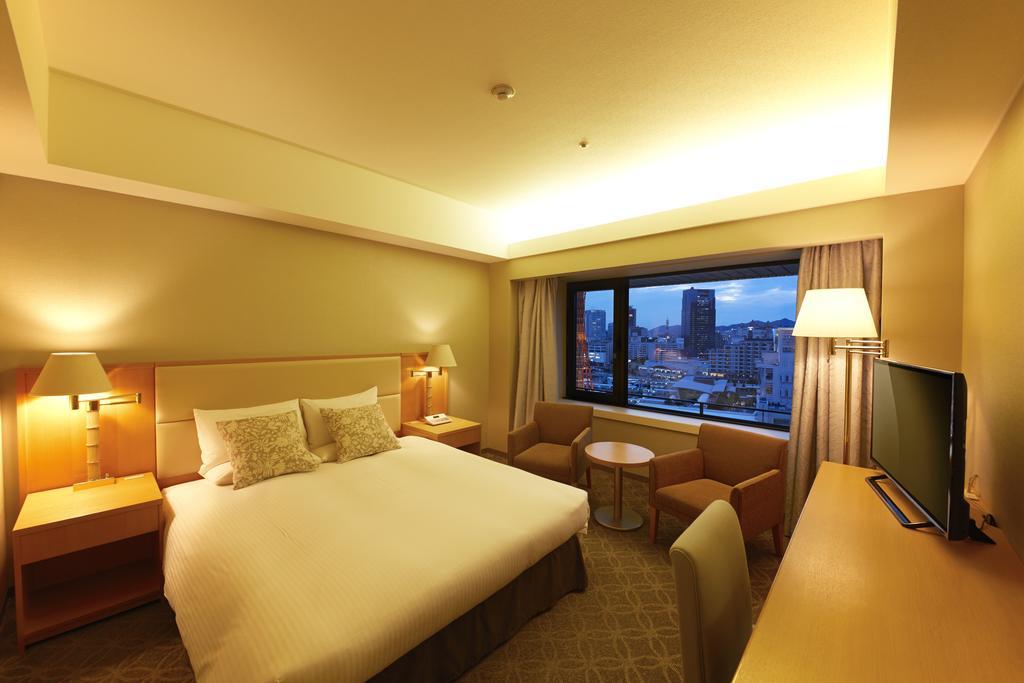 Standard Queen Room 6th-15th Floor Non-Smoking