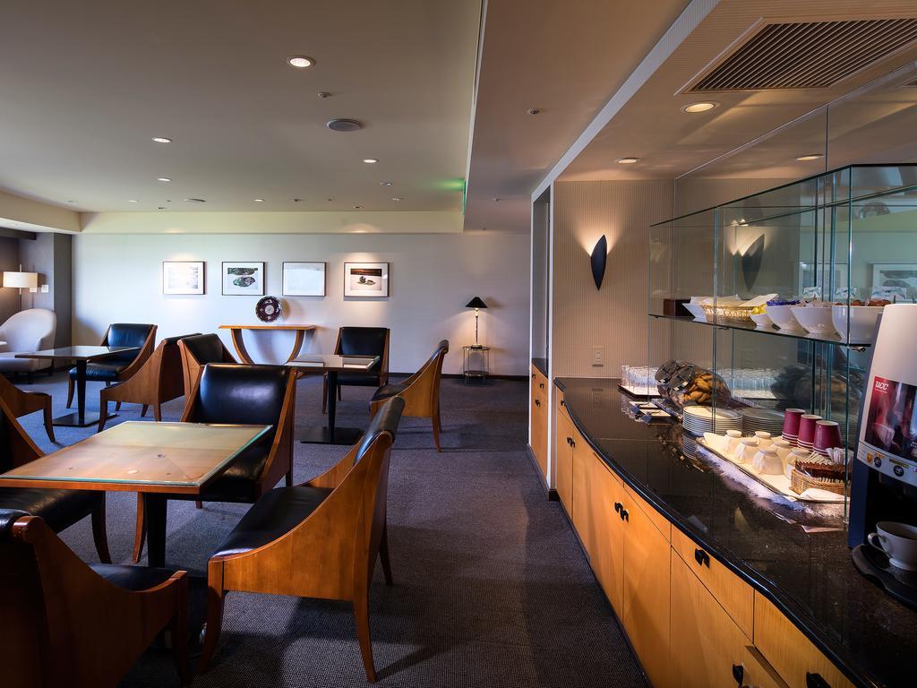 Single Room Premium Floor with Free access to Fitness Club - Non-Smoking