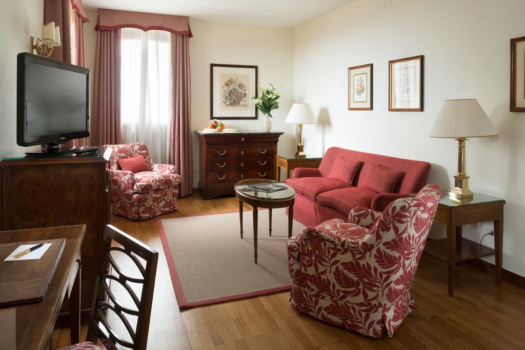Junior Suite with Garden View,562796781:JPEG