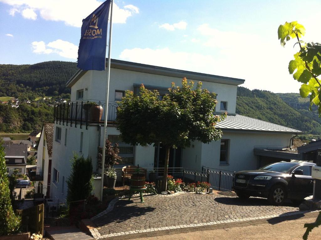 Deluxe Suite mit Poolblick
