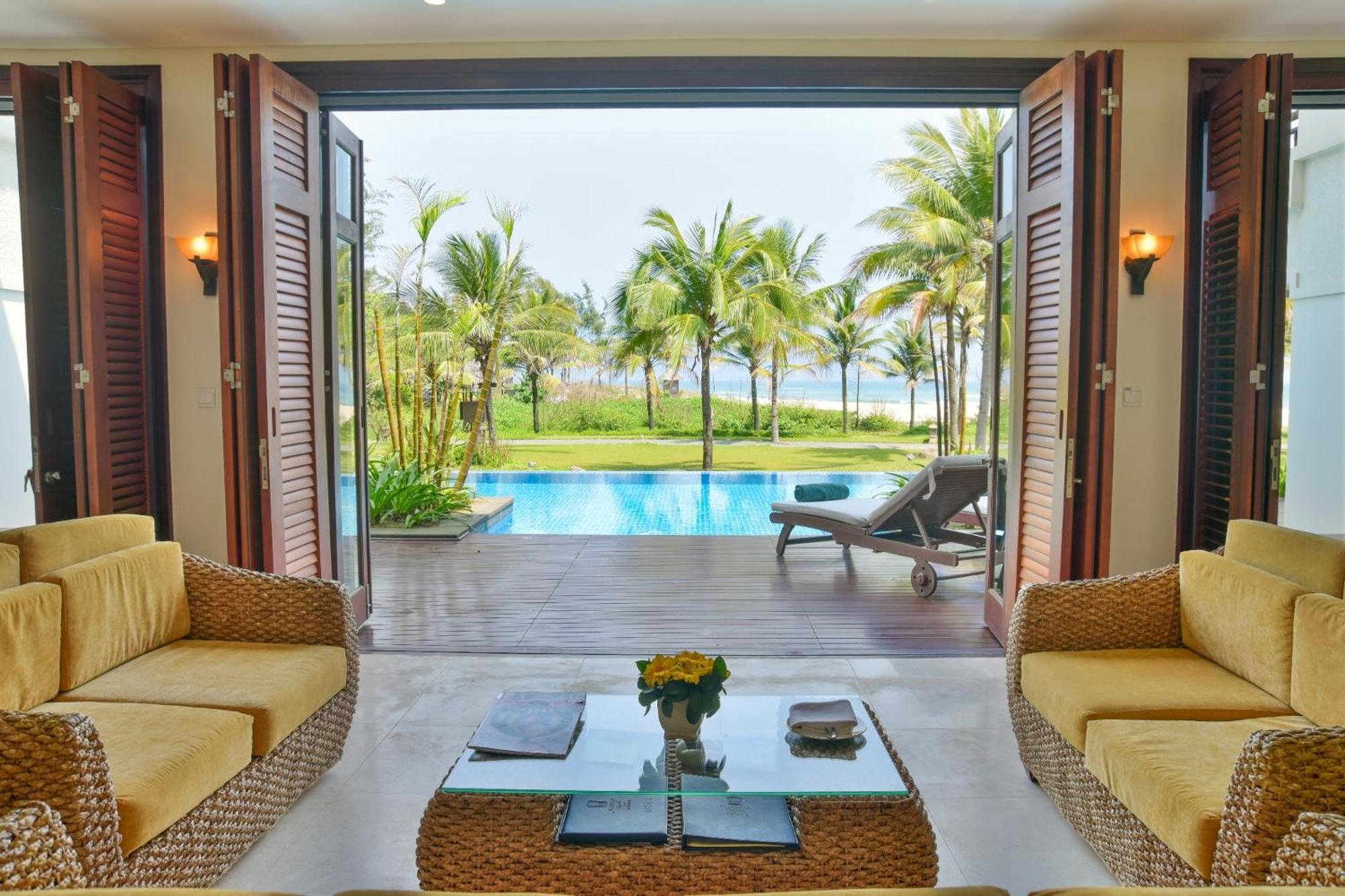 Three-Bedroom Villa with Ocean View - Daily Guest Activities