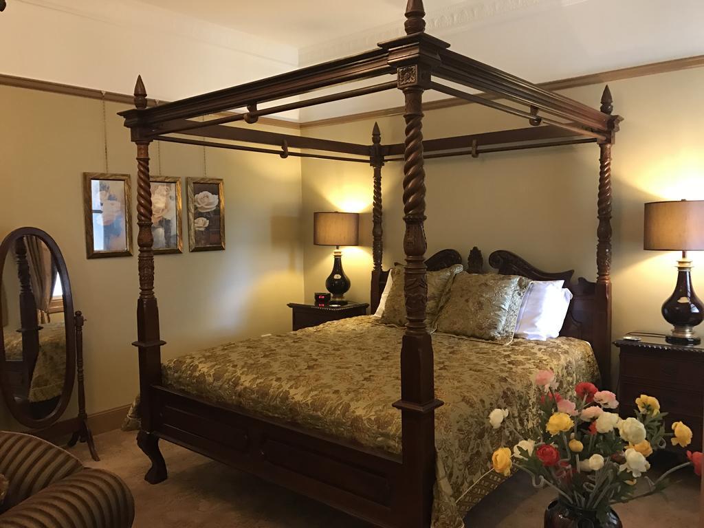 King Suite Spa Bath