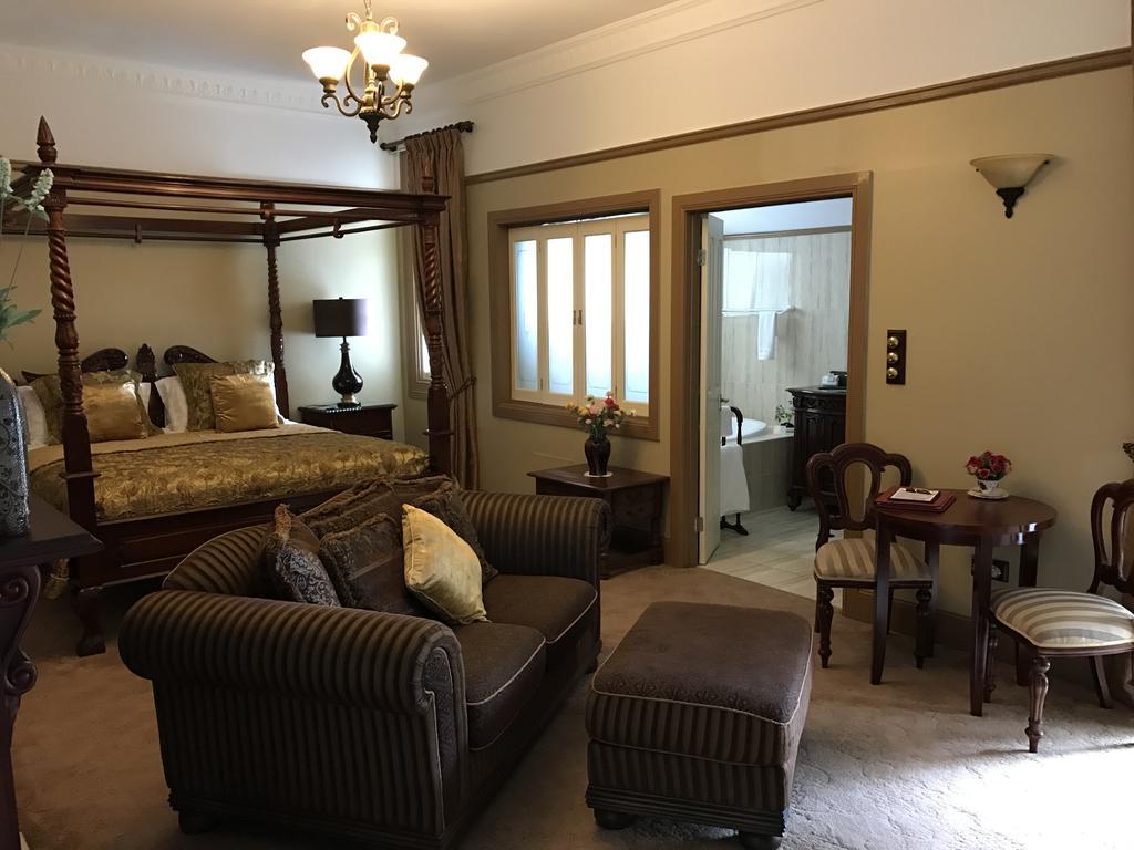 King Suite Spa Bath