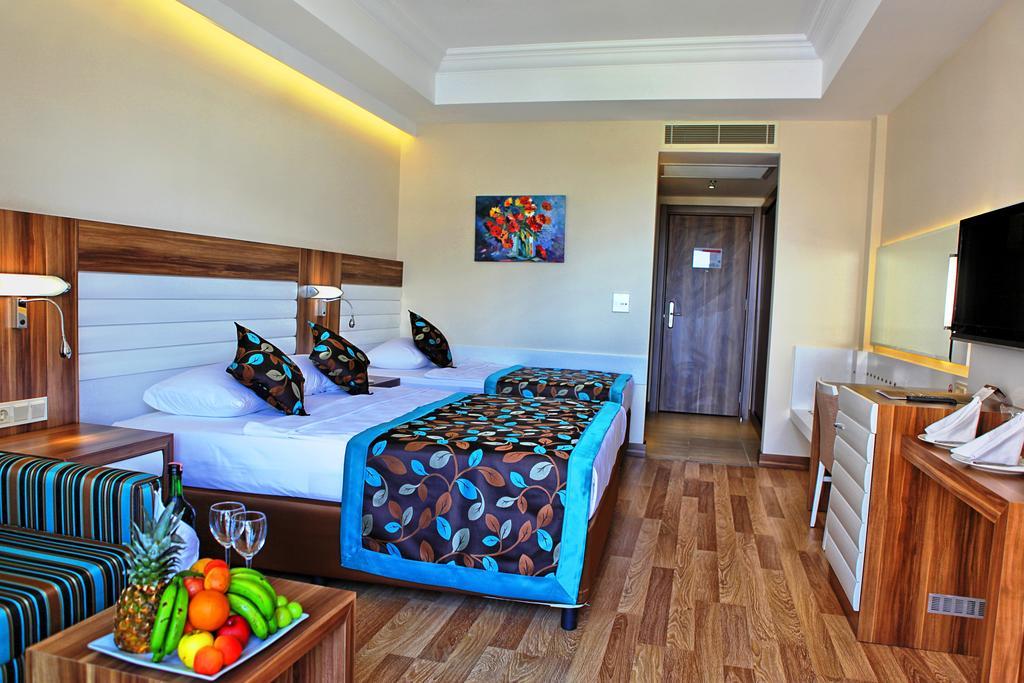 Triple Room,690633003:JPEG