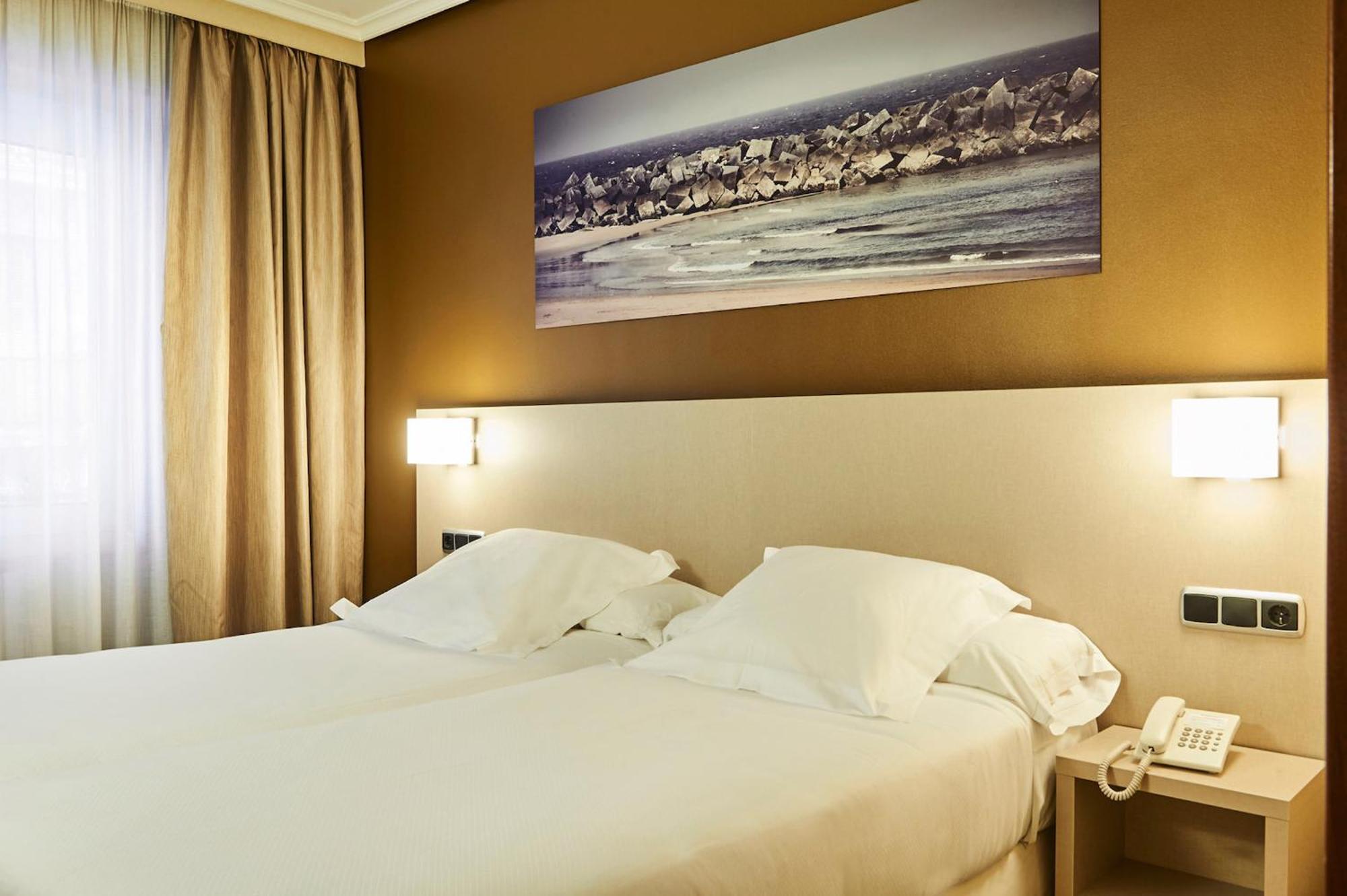 Double Room with Parking with City View