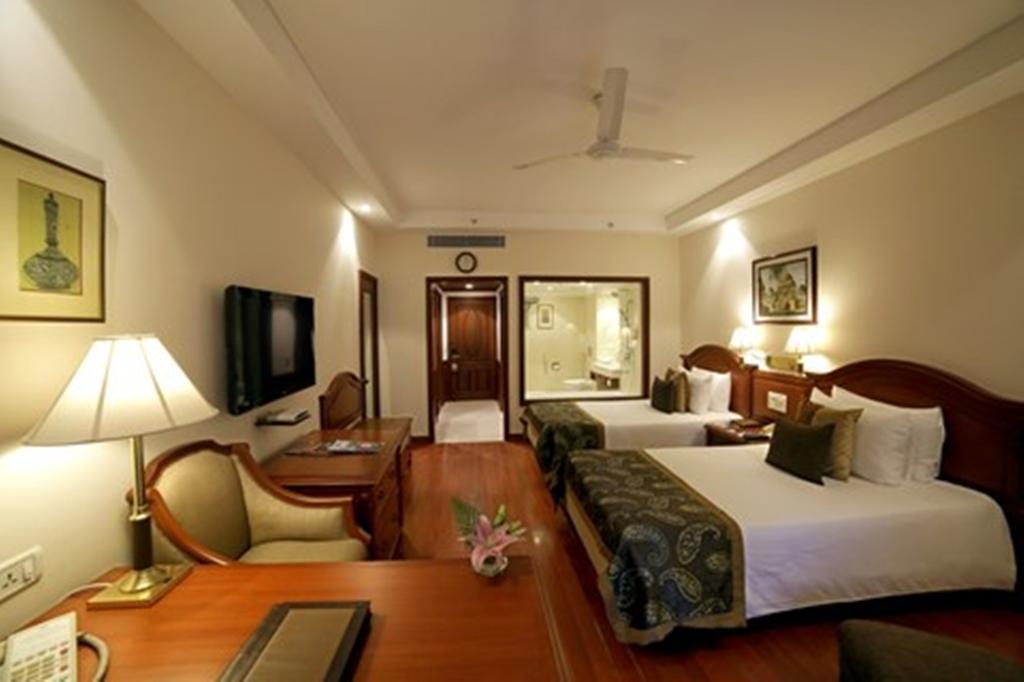 Executive Double Room on food beverages | on spa salon services