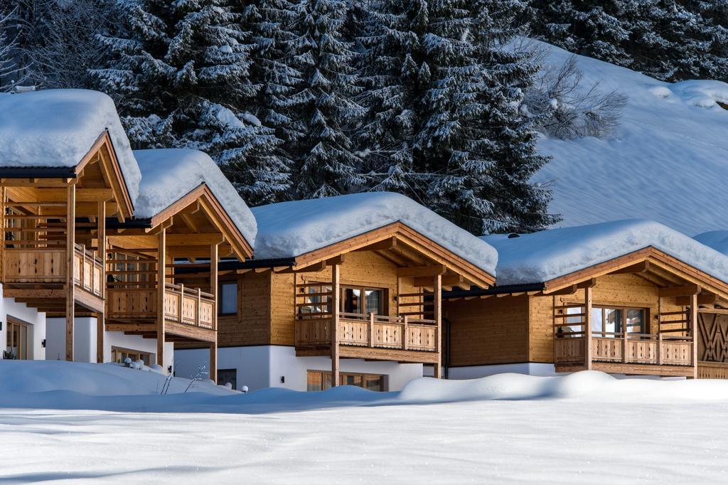 Superior Chalet,945002737:JPEG