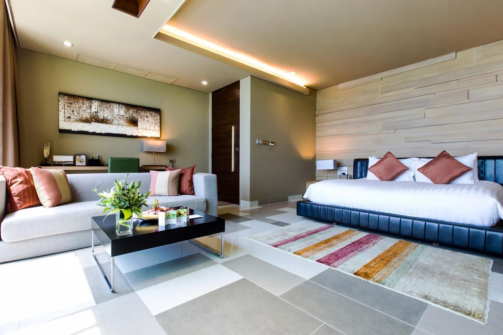 Deluxe Private Pool Suite