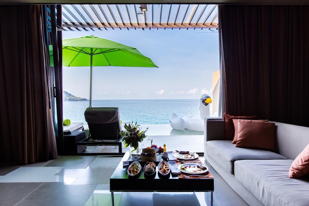Deluxe Private Pool Suite