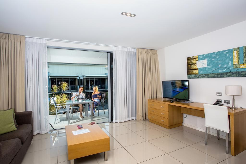 One-Bedroom Suite Unserviced