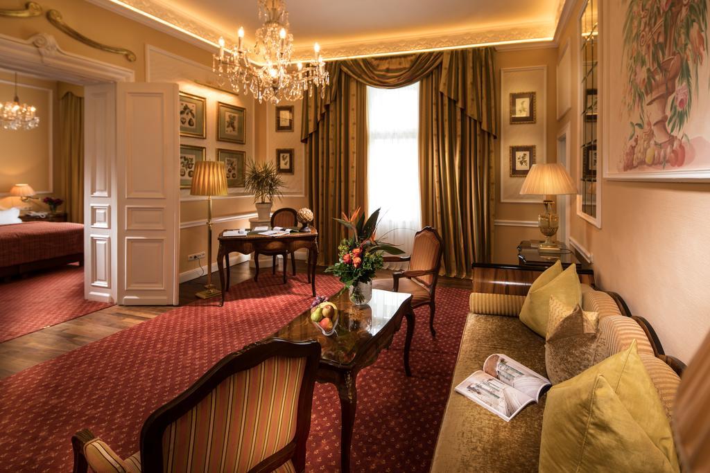 Luxury Suite,415482009:JPEG