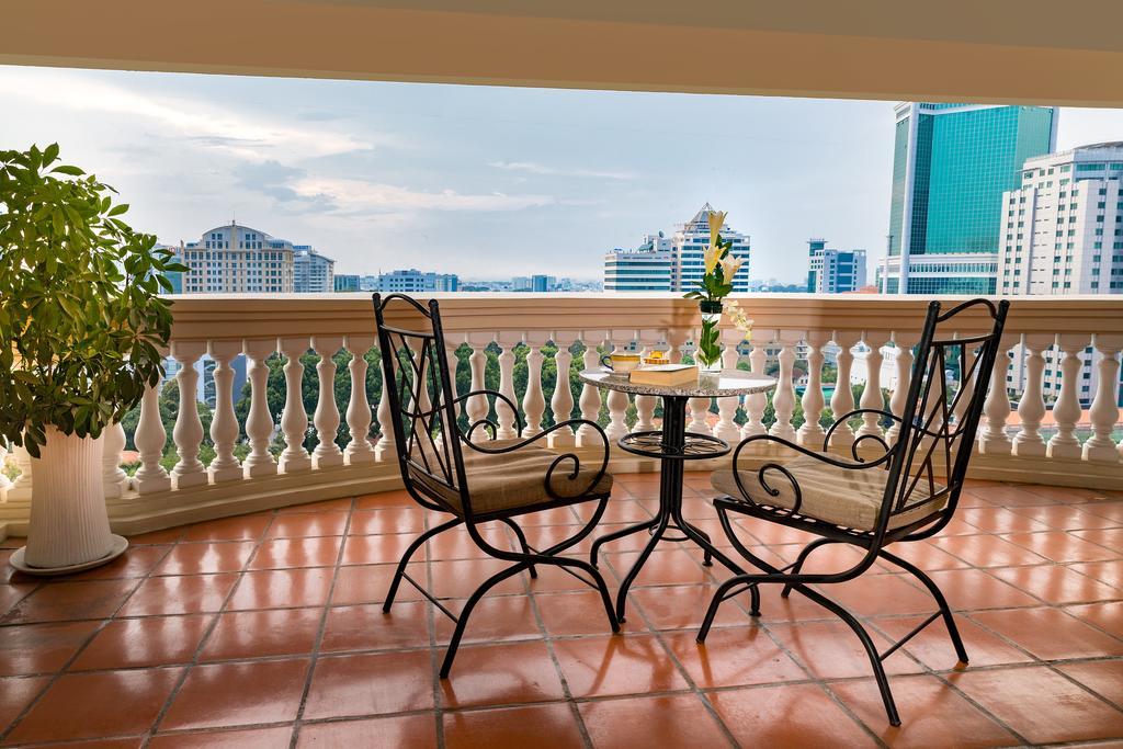 Penthouse Apartment
